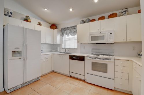7457 Chorale Rd, Boynton Beach, FL 33437-6418