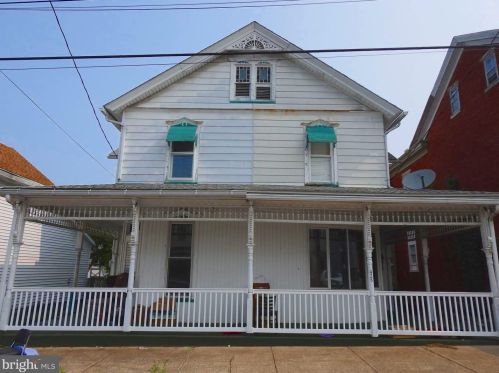 423 2nd St, Lykens, PA 17048-1204