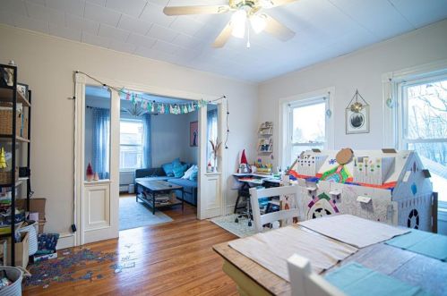 52 Scott Rd, Cumberland RI  02864-2812 exterior