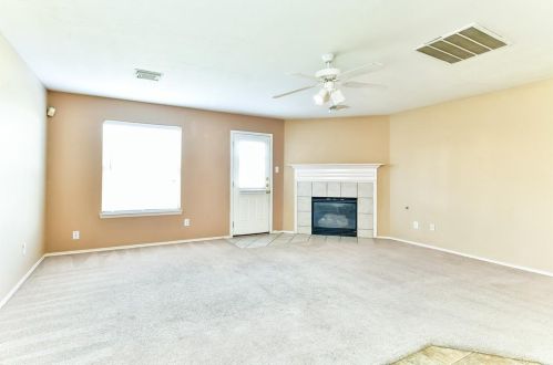 619 Hawthorne Pasture Rd, Richmond, TX 77471-6076