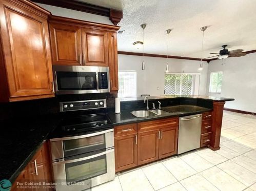 10348 20th St, Hollywood FL  33025-1778 exterior