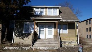 1112 Bluemont Ave, Manhattan KS  66502-5341 exterior