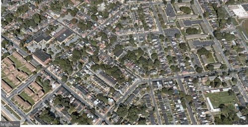 565 Pershing Ave, Lancaster PA  17602-4369 exterior