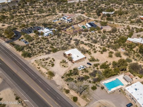 1870 Orange Grove Rd, Tucson, AZ 85704-1129