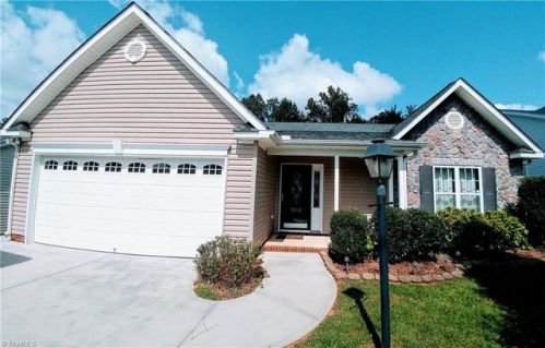 5012 Long Branch Dr, Kernersville, NC 27284-7396