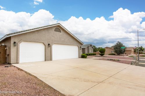 7230 Pinnacle Pass Loop, Prescott Valley, AZ 86315-3463