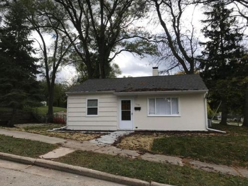 1101 Catherine St, Waukesha, WI 53186-2512