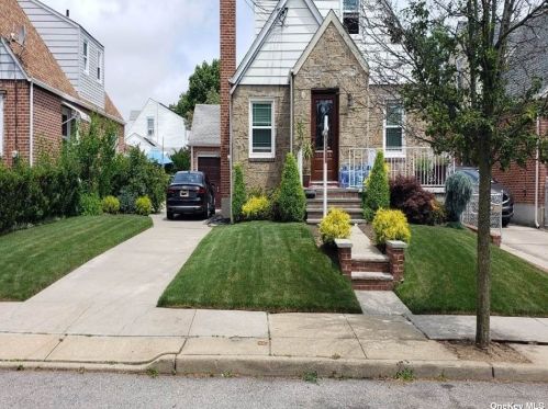23805 116th Rd, Floral Park, NY 11003-4007