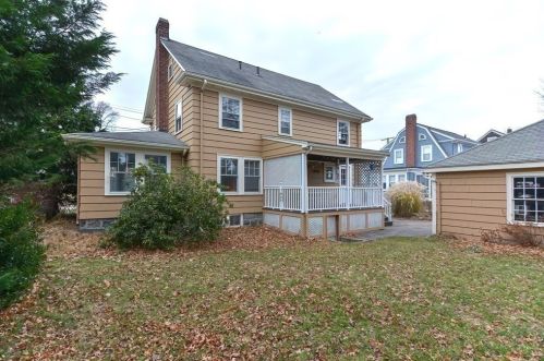24 Grafton Ave, Milton MA  02186-5422 exterior