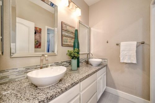 392 Illsley Way, Folsom CA  95630-8427 exterior