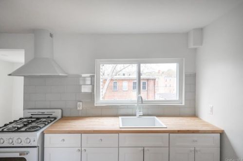 173 Liberty St, Newburgh NY  12550-4911 exterior