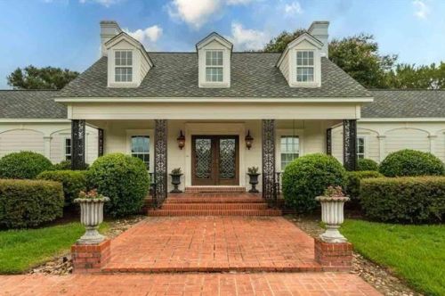 5975 Calder Ave, Beaumont, TX 77706-6208