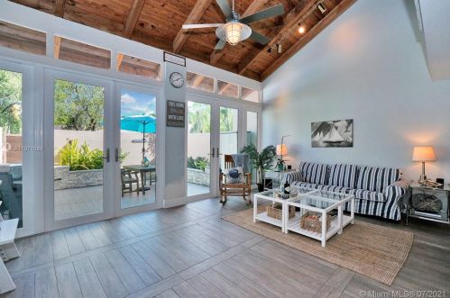 1033 124th Ave, Hollywood FL  33026-4320 exterior