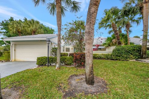 19 Cambridge Dr, Boynton Beach, FL 33436-6214