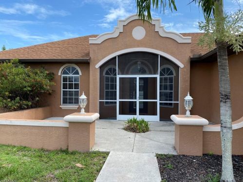 1631 14th Ter, Cape Coral, FL 33991-2328