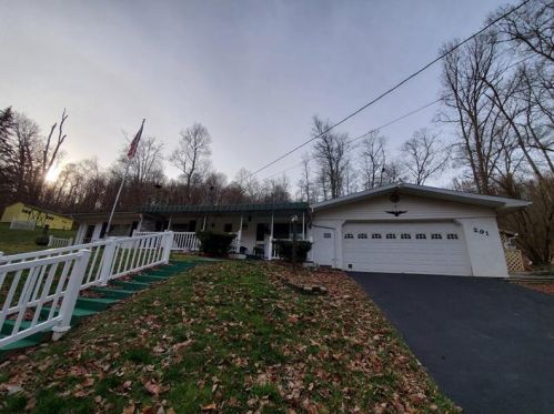 291 Dutch Glory Rd, Amity, PA 15311-1132