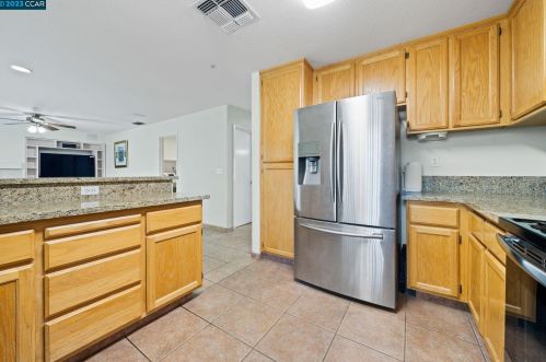 932 Anderson Cir, Woodland CA  95776-5100 exterior