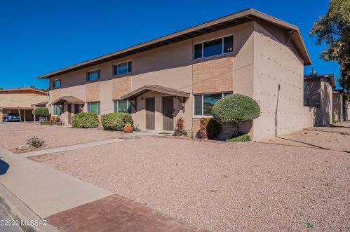 905 Venice Ave, Tucson, AZ 85711-1176