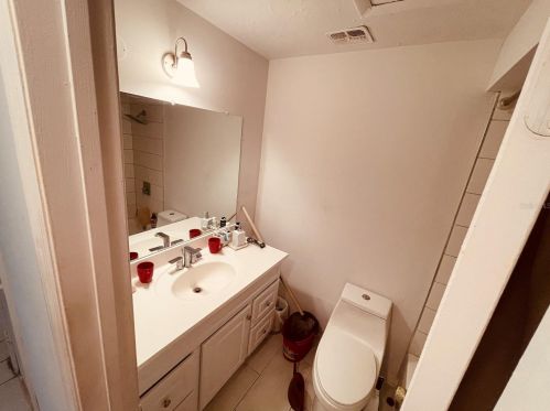 2471 Princess Carol Ct, Orlando FL  32807-8523 exterior