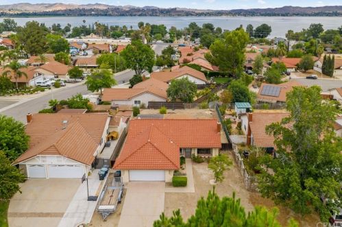 16078 Union Ave, Lake Elsinore CA  92530-1449 exterior