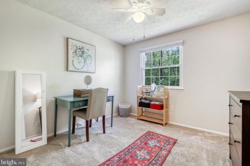 10902 Barton Hill Ct, Herndon VA  20191-5000 exterior