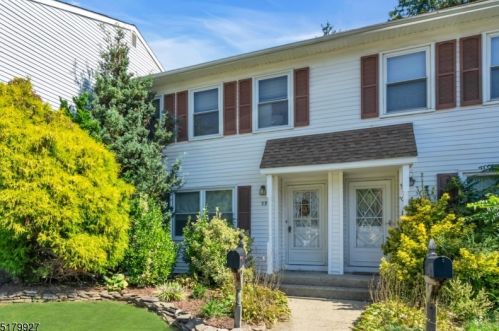 59 Buttonwood Dr, East Brunswick, NJ 08816-4401