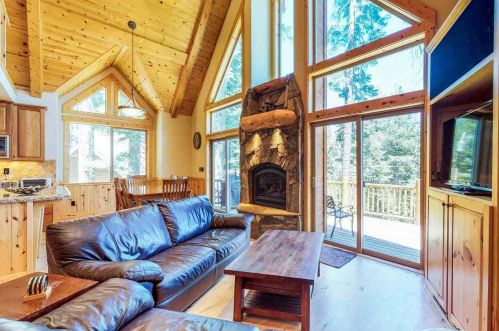 12764 Ski Slope Way, Truckee CA  96161-6615 exterior