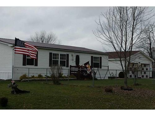 23 No Bar Dr, Corry, PA 16407-2313