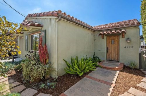 4920 Uvada Pl, San Diego, CA 92116-1427
