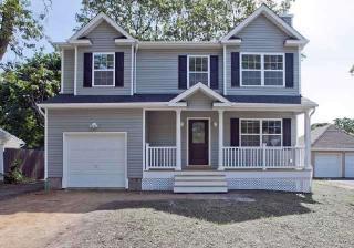 552 Manatuck Blvd, Brightwaters, NY 11718-1022