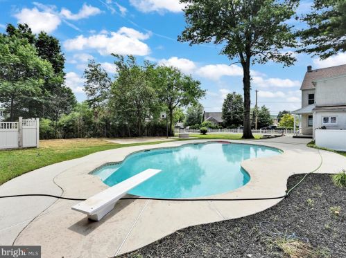 307 Race St, Pottstown, PA 19464-6515