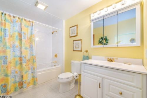 40 Jacobus Ave, Little Falls NJ  07424-2305 exterior