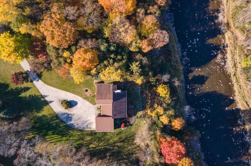 1433 Whitewater Dr, Manitowoc WI  54220-9433 exterior