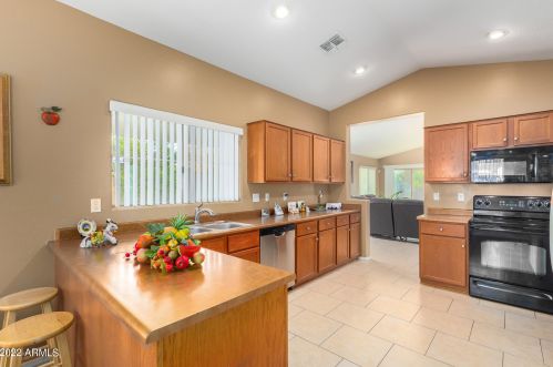 3324 94th Gln, Tolleson, AZ 85353-5508