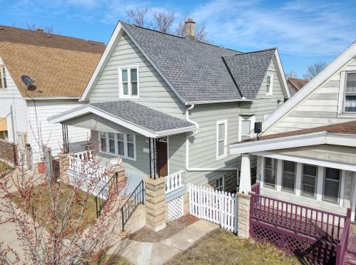 2518 13th St, Milwaukee, WI 53215-3302