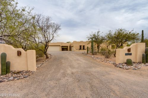 11000 Limberlost Rd, Tucson, AZ 85749-9459