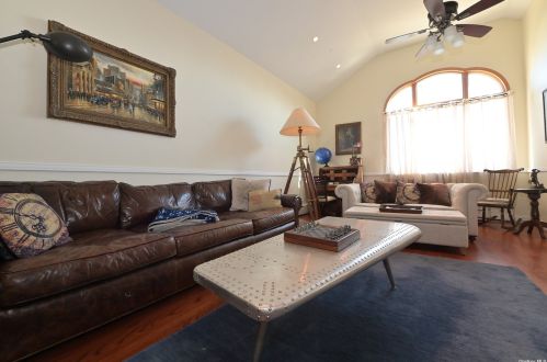 429 Cross Bay Blvd, Far Rockaway NY  11693-1056 exterior