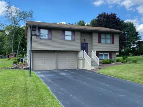 3169 Kathy Ln, Hermitage, PA 16150-9324