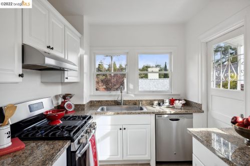 668 Jean St, Oakland CA  94610-1410 exterior