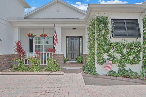 7643 Village Sq, Vero Beach, FL 32966-1258