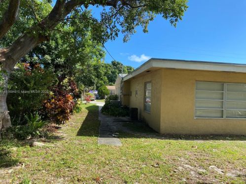 1624 23 Ave, Hollywood FL 33020-1215 exterior