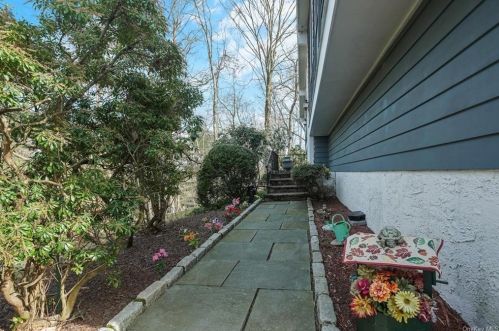 10 Carina Dr, Somers Town, NY 10589-2626