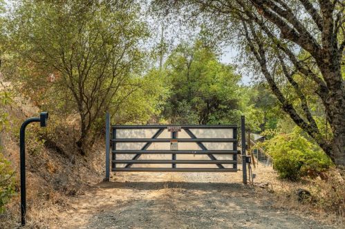 11552 Tom Ray Dr, Grass Valley CA  95949-9713 exterior