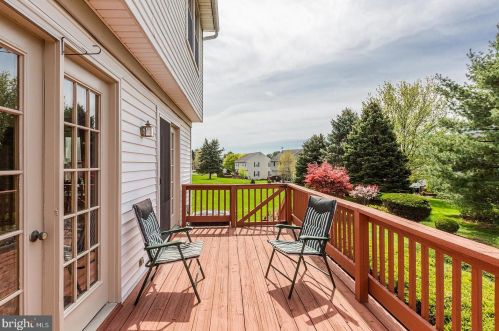 18 Townsend Ct, Lancaster PA  17603-6797 exterior