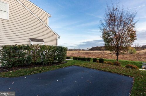 518 Delp Rd, Lancaster PA  17601-2956 exterior
