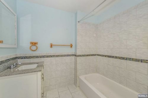 32 Long St, East Orange NJ  07017-1208 exterior