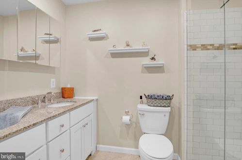 525 Park Blvd, Tavistock NJ  08033-2938 exterior