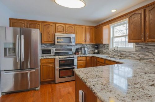 673 Harvest Rd, Valpo, IN 46383-6800