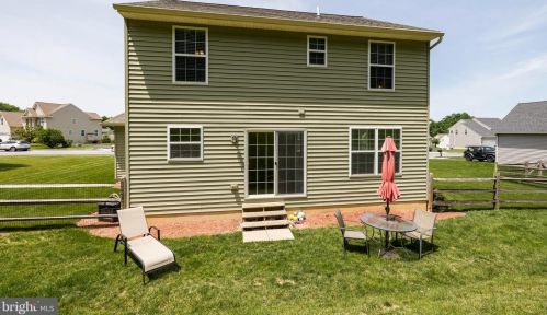 422 8th Ave, Parkesburg PA  19365-1360 exterior