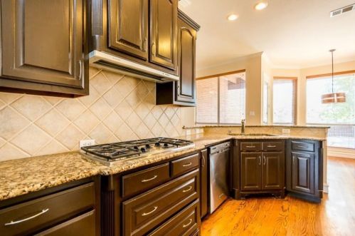6424 Riveredge Dr, Plano TX  75024-6083 exterior